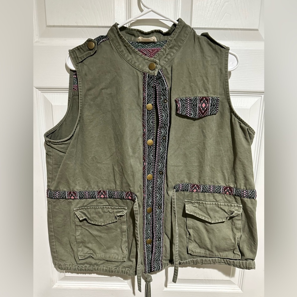 *SOLD* ☀️Vest L☀️